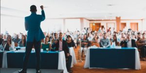 Evento Comunica y Vende Más 2022 – Luis Hinestroza